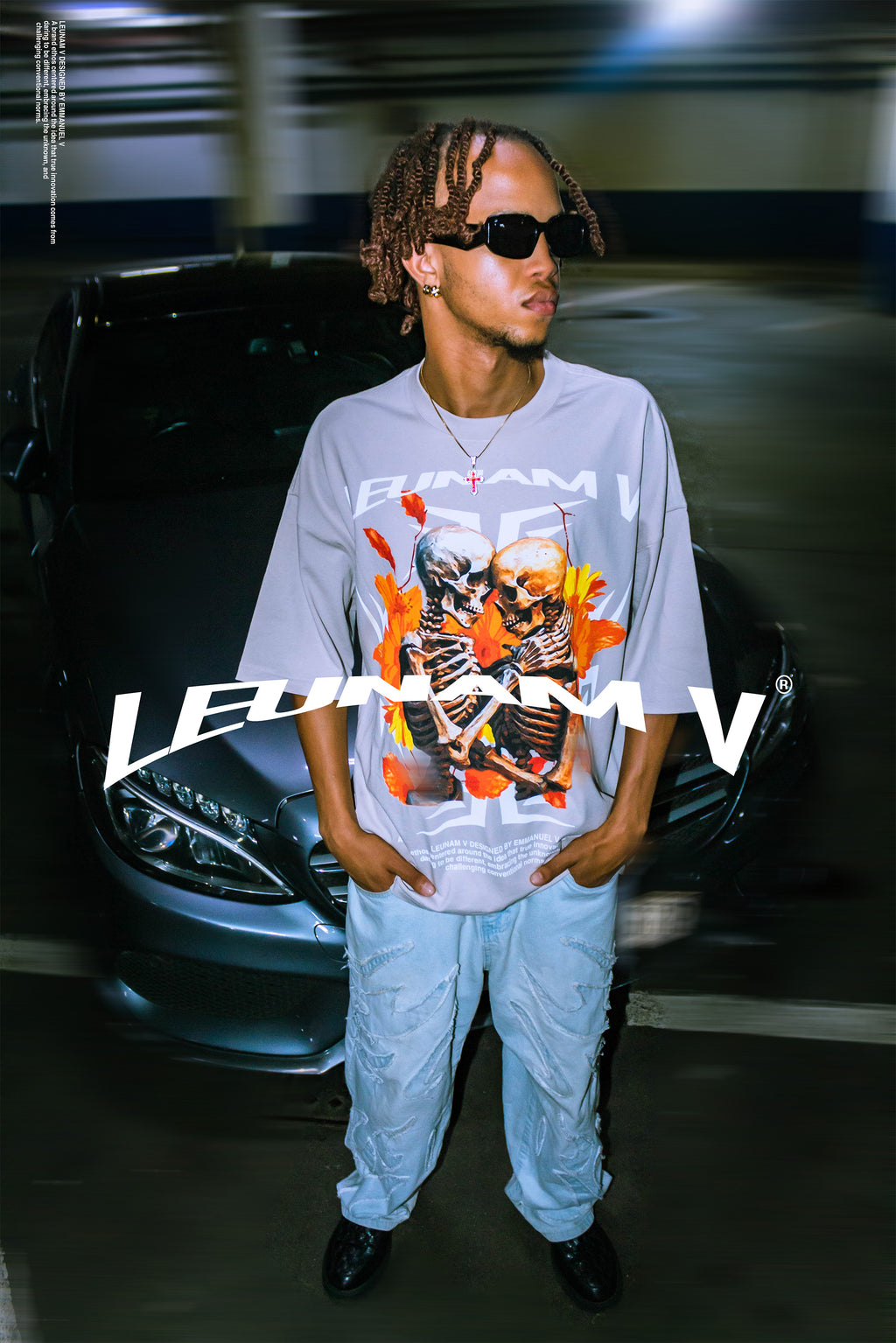 Leunam V Oversized Skeleton Floral Graphic Tee (stone)